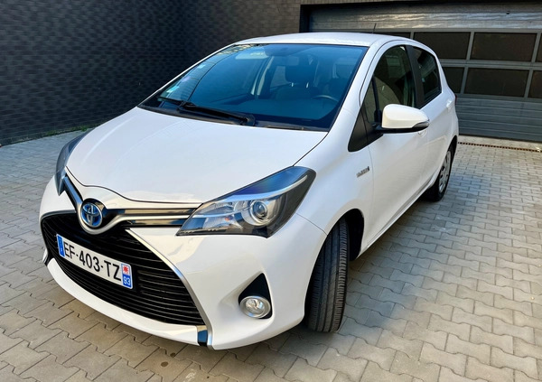Toyota Yaris cena 43000 przebieg: 28300, rok produkcji 2016 z Góra małe 562